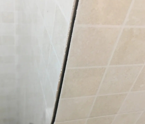 浮梁瓷砖空鼓维修公司分享阳台瓷砖脱落的修复过程可以分为以下几个步骤